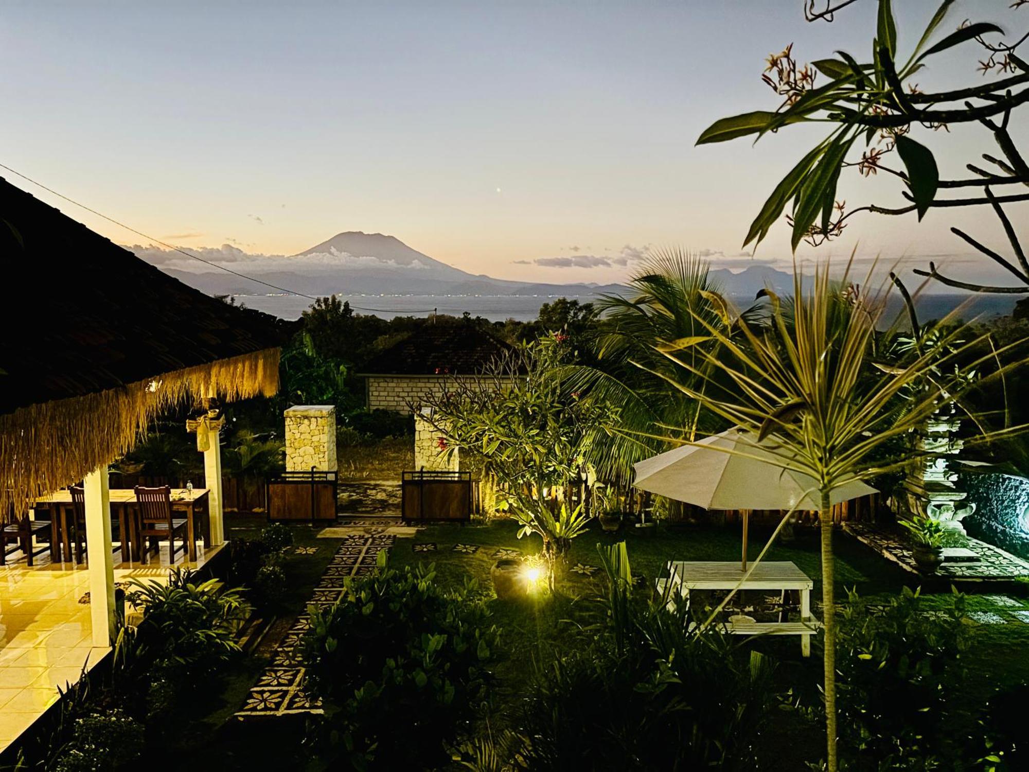 Hotra Hill Cottage Batununggul Exterior foto